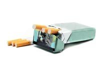 Отказ от брендированных упаковок сигарет поможет бросающим курить