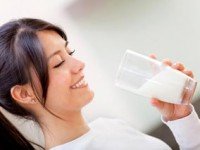 Потребление молока замедляет развитие остеоартрита у женщин